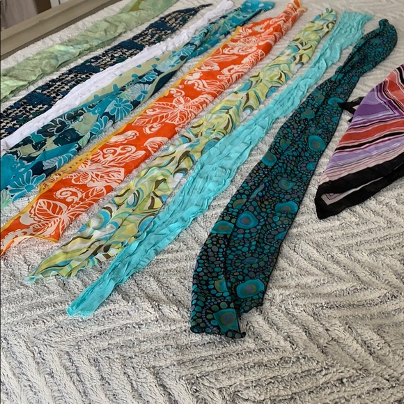 9 Colorful Scarfs - Picture 7 of 7
